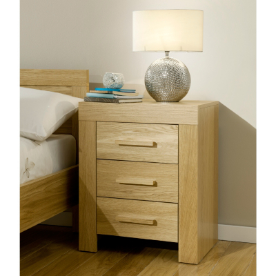 Victoria 3 Drawer Bedside Cabinet - Oak Veneer,