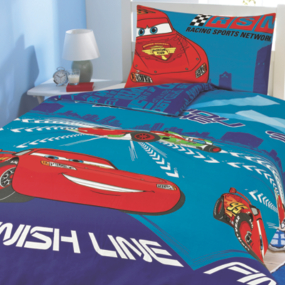 Lightning Mcqueen Toddler  on Everyones Favourite Racing Car Lightning Mcqueen Polycotton Duvet