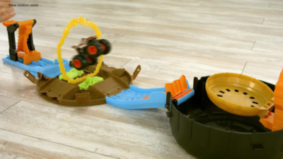 Hot Wheels Monster Trucks Stunt Tire Play Set Toys & Character