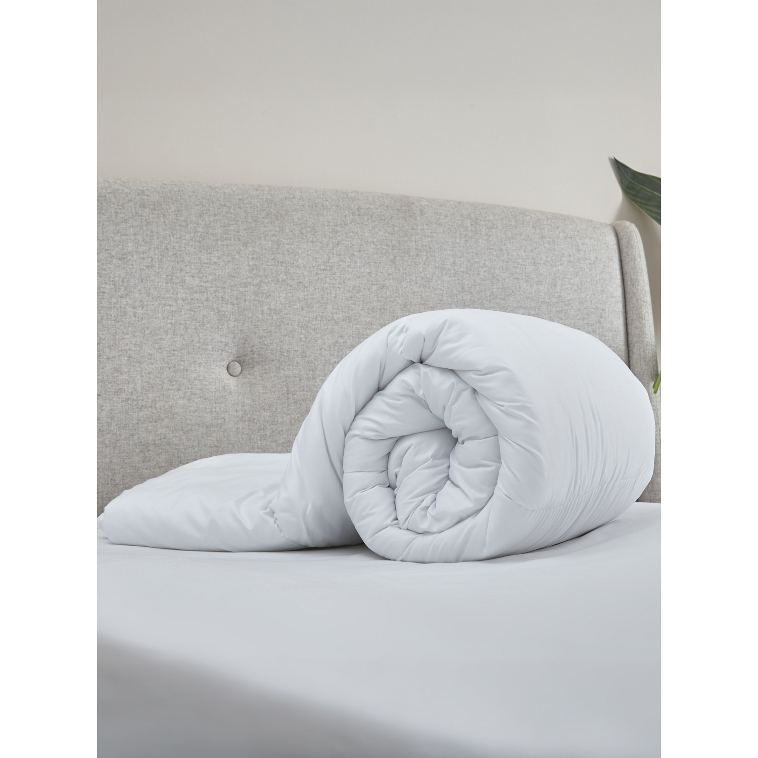 Cat Catherine Lansfield 4.5 Tog So Soft Hollowfibre Duvet