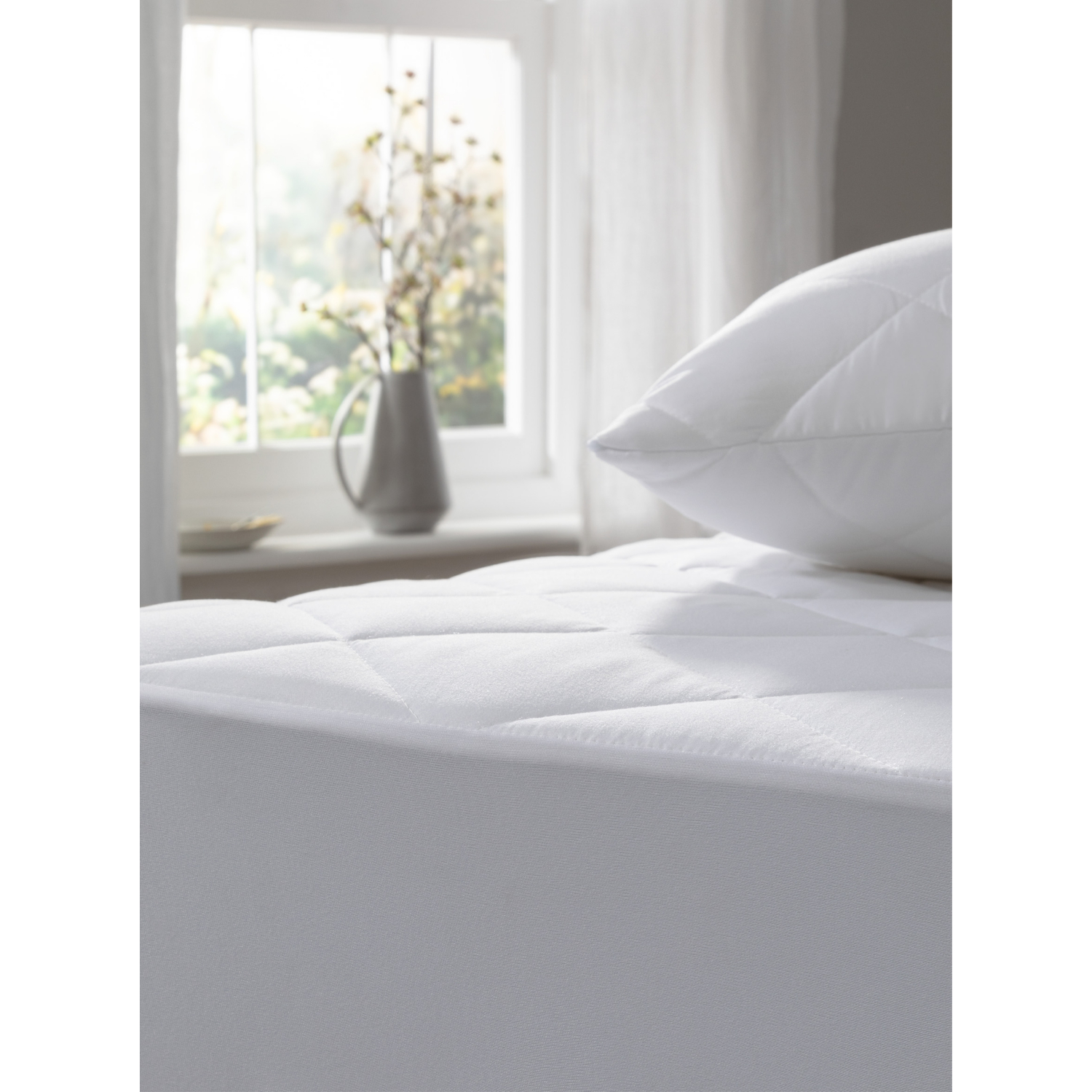 George White Fine Bedding Company Allergy Defence Mattress Protector