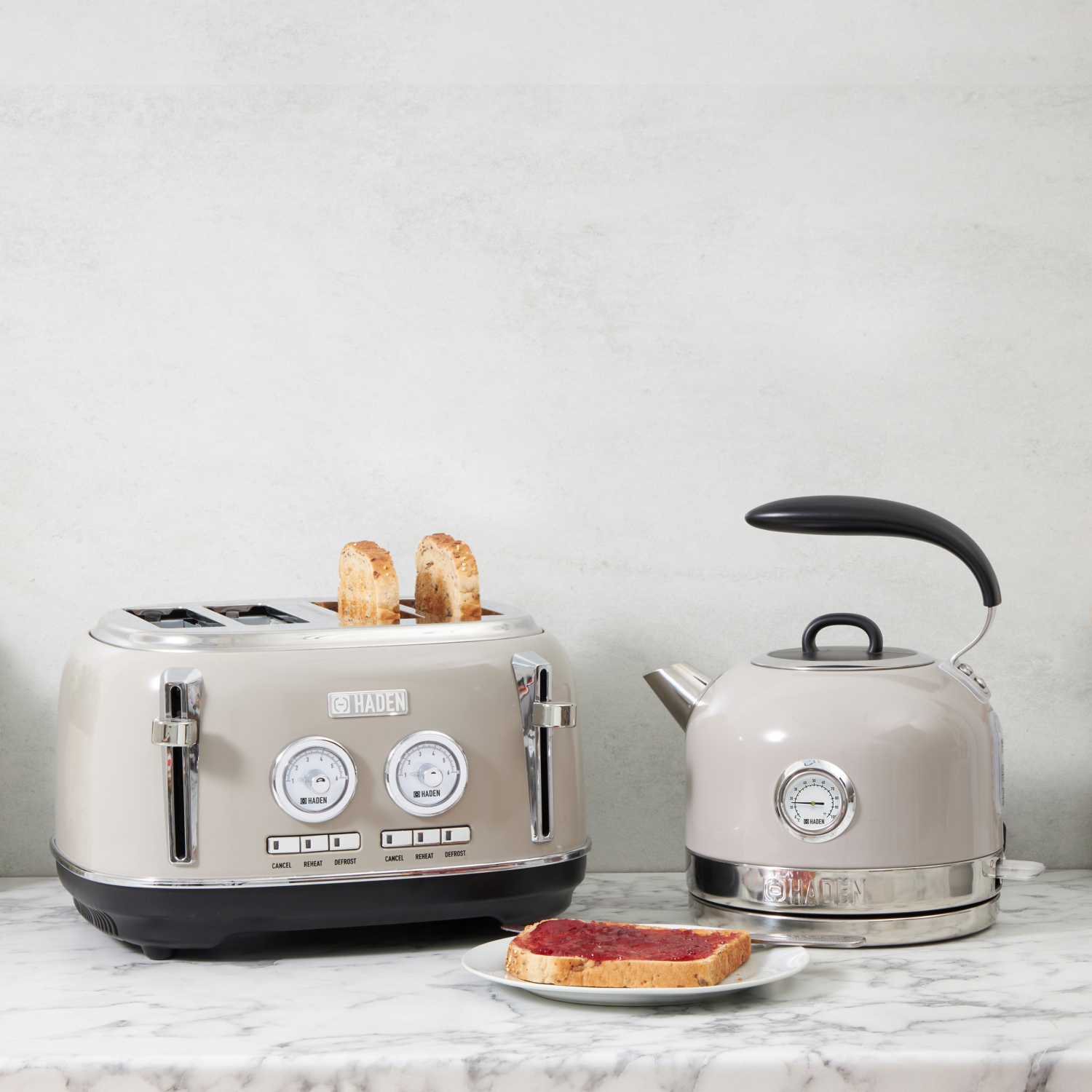 George Natural Haden Jersey Putty Toaster & Kettle Set