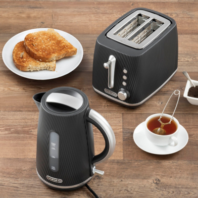 George Daewoo Black Cascade Kettle and Toaster Set - Black