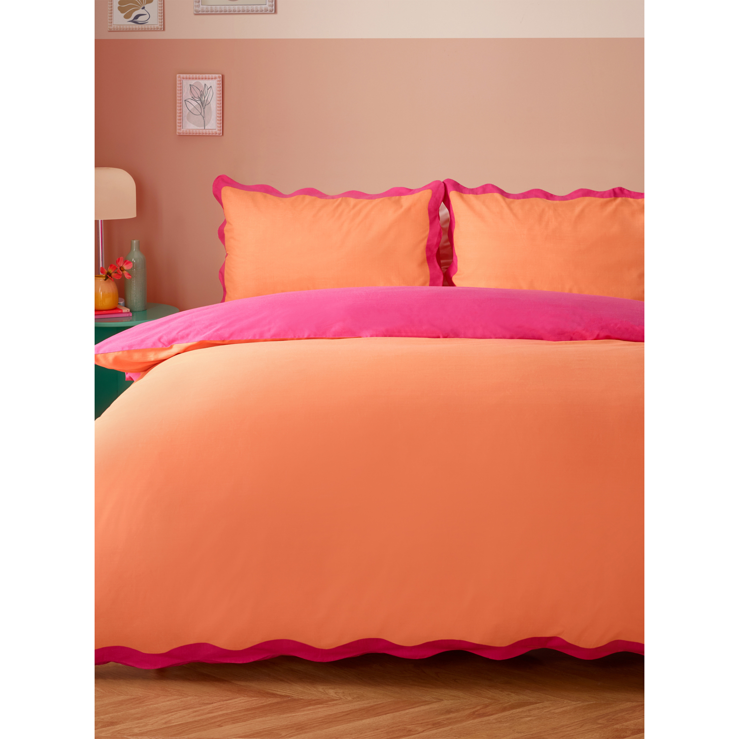 George Pink Furn & Orange Wiggle Scallop Duvet Set