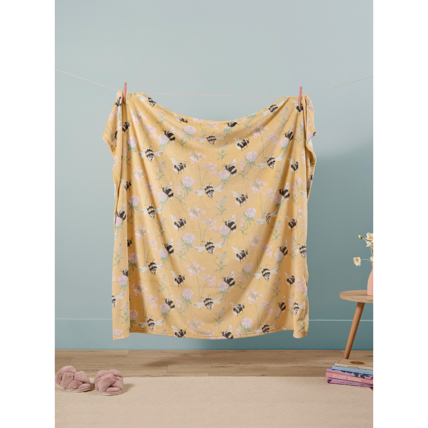 George Honey Furn Country Bee Fleece Throw - 130 X 150Cm