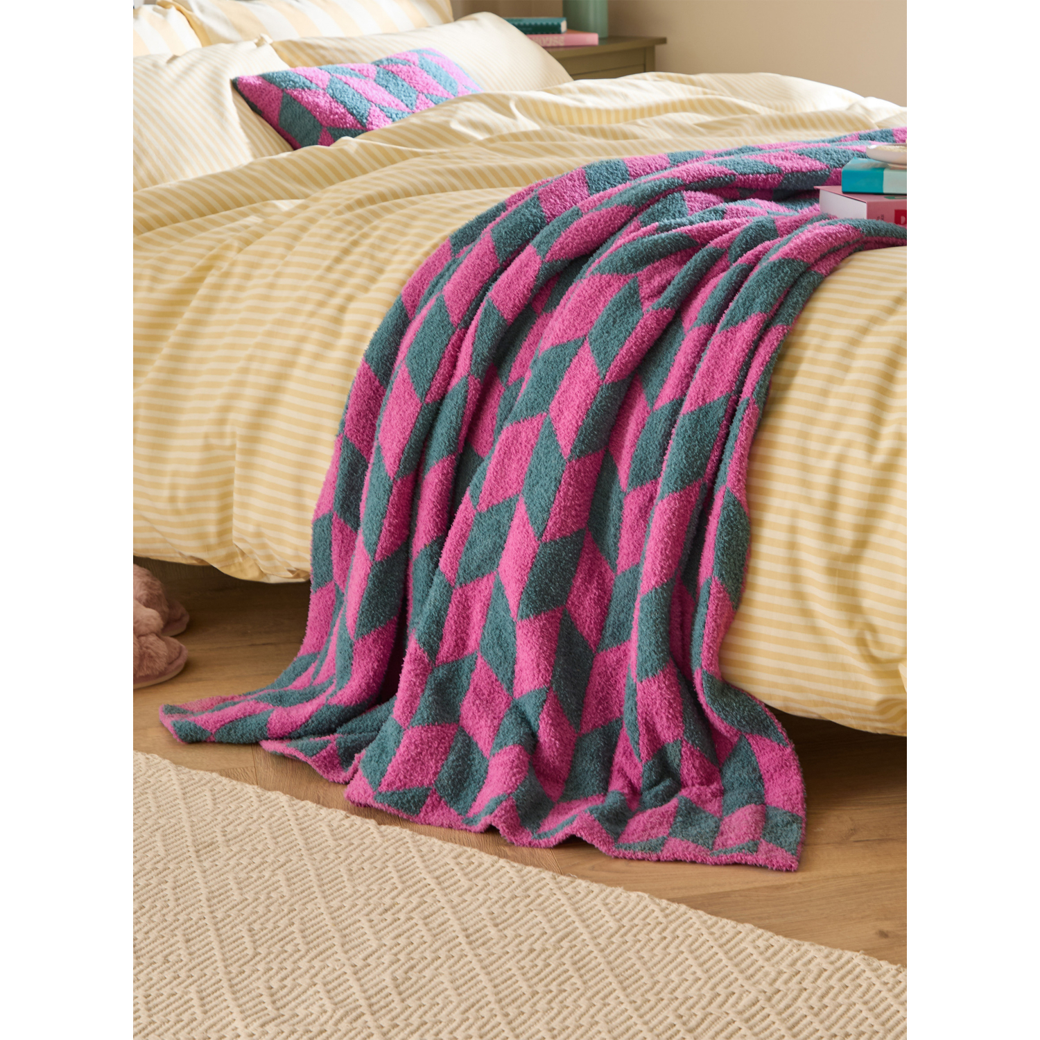 George Pink & Green Furn Olsen Geometric Throw - 130 X 180Cm