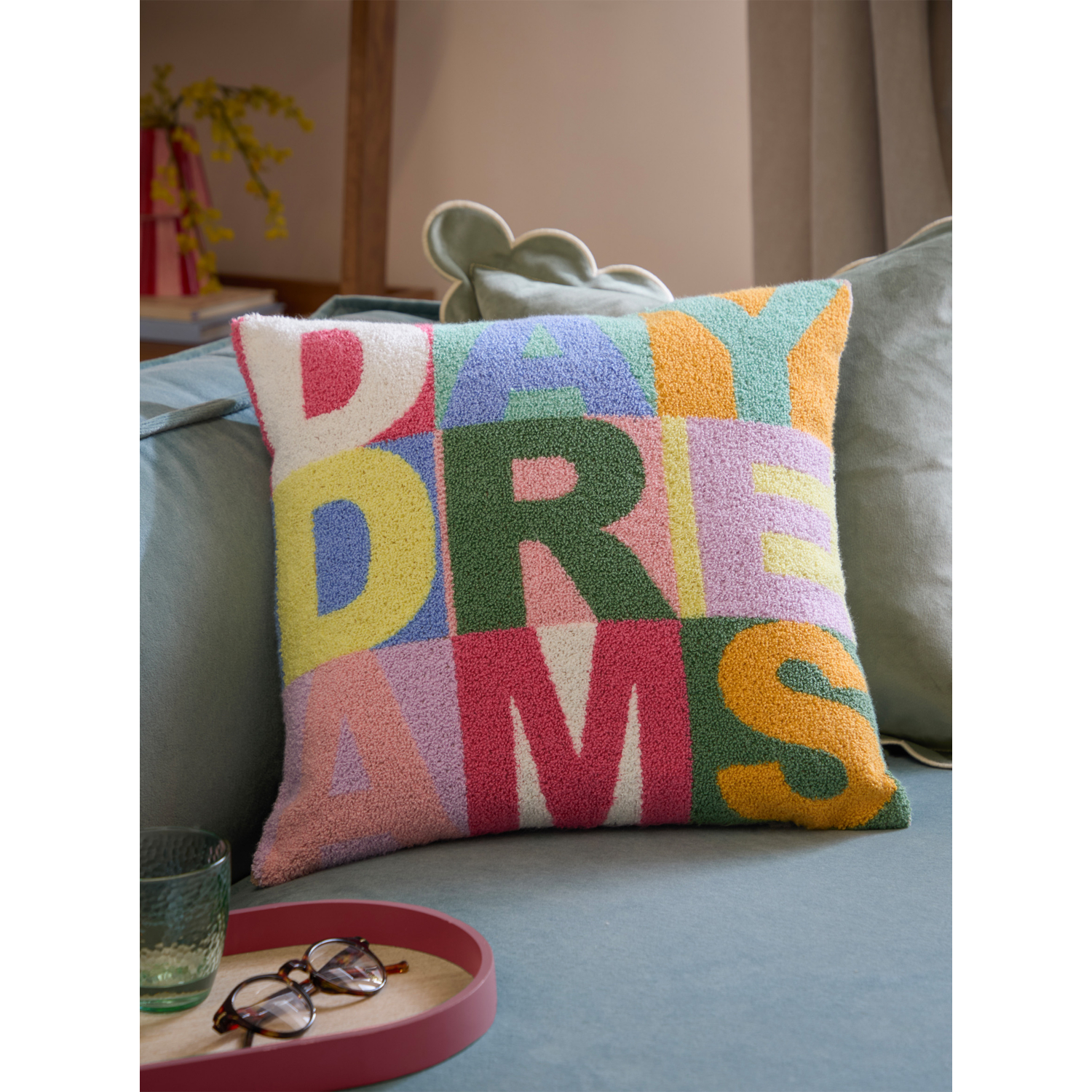 George Multi Furn Daydreams Tuft Cushion