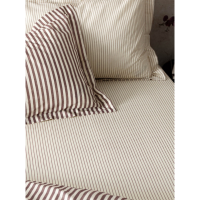 Yard Hebden Narrow Stripe 100% Cotton Fitted Sheet in Dark Red | Size: Double Fitted