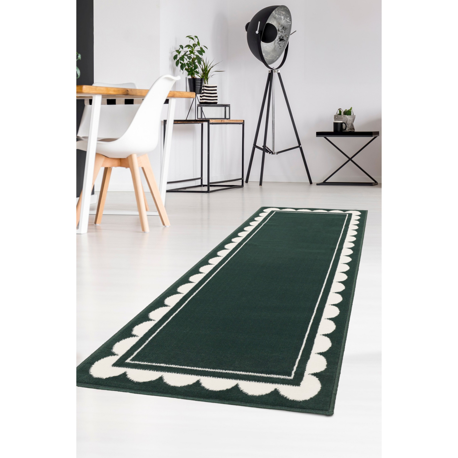 George Home Green Maker Maestro Scallop Border Runner