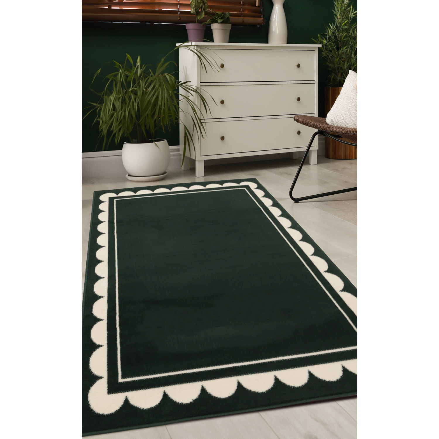 George Home Green Maker Maestro Scallop Border Rug