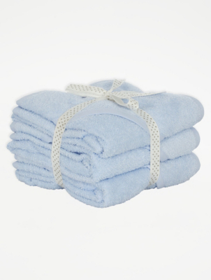 3 hooded towels