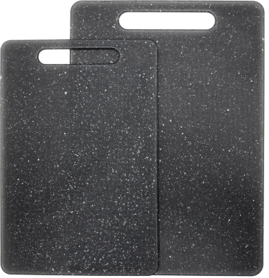 black plastic chopping board