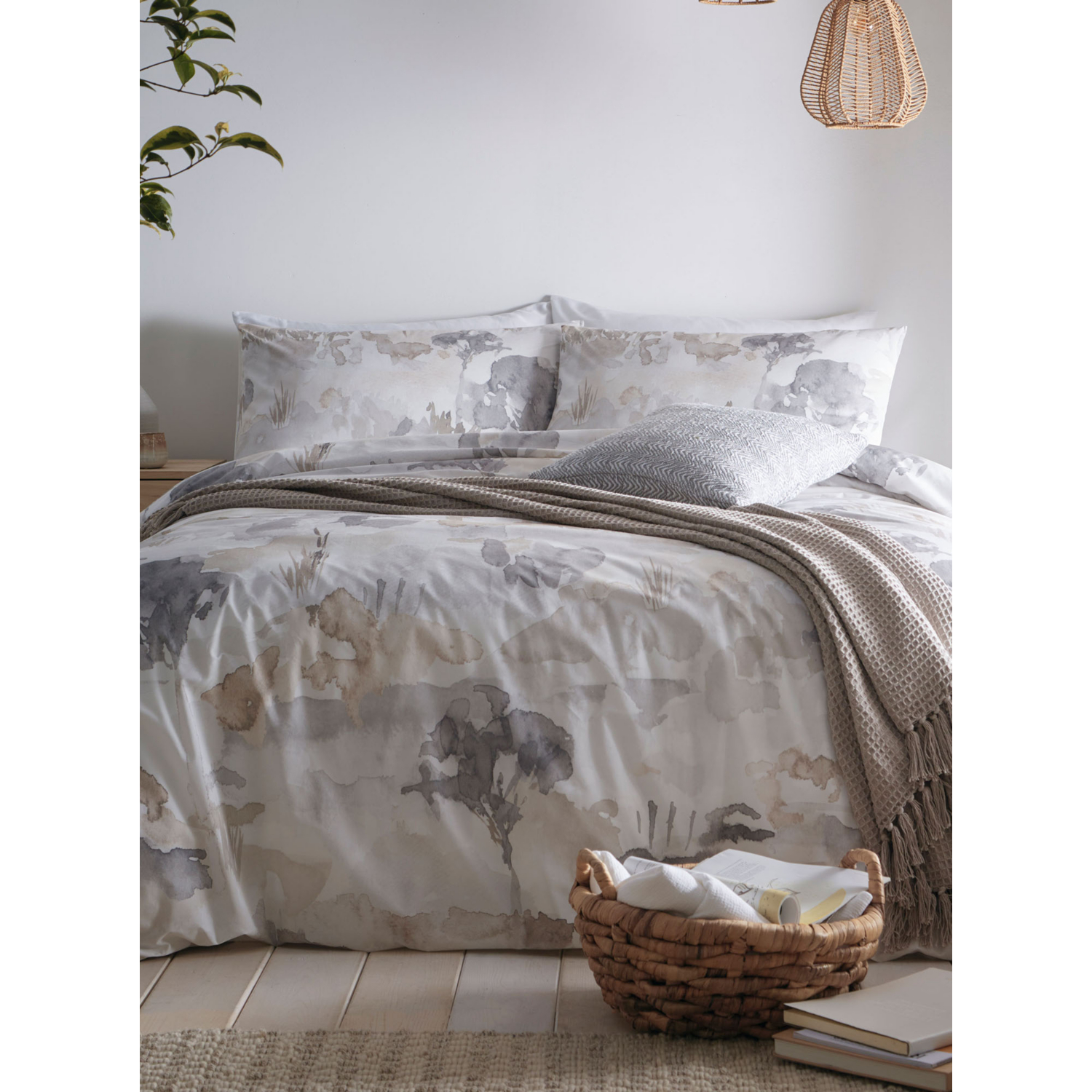 Appletree - Linen Landscape Duvet Cover - Double Bedding Size (200 x 200cm) - Soft 100% Cotton - 2 Pillowcases - Watercolour Art Bedding in Natural - Linen Duvet Cover - Abstract Print Duvet - Image 3