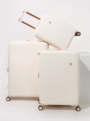 IT Luggage Luxuriant 8 Wheel Hard Case Jet Stream Holiday Shop