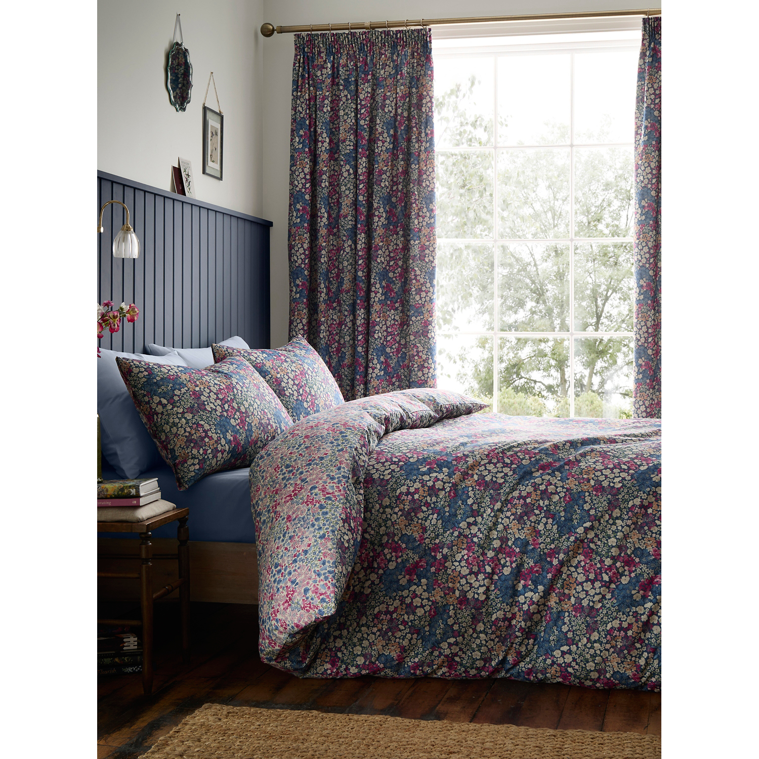 George Navy Dreams & Drapes Bessie Duvet Cover Set