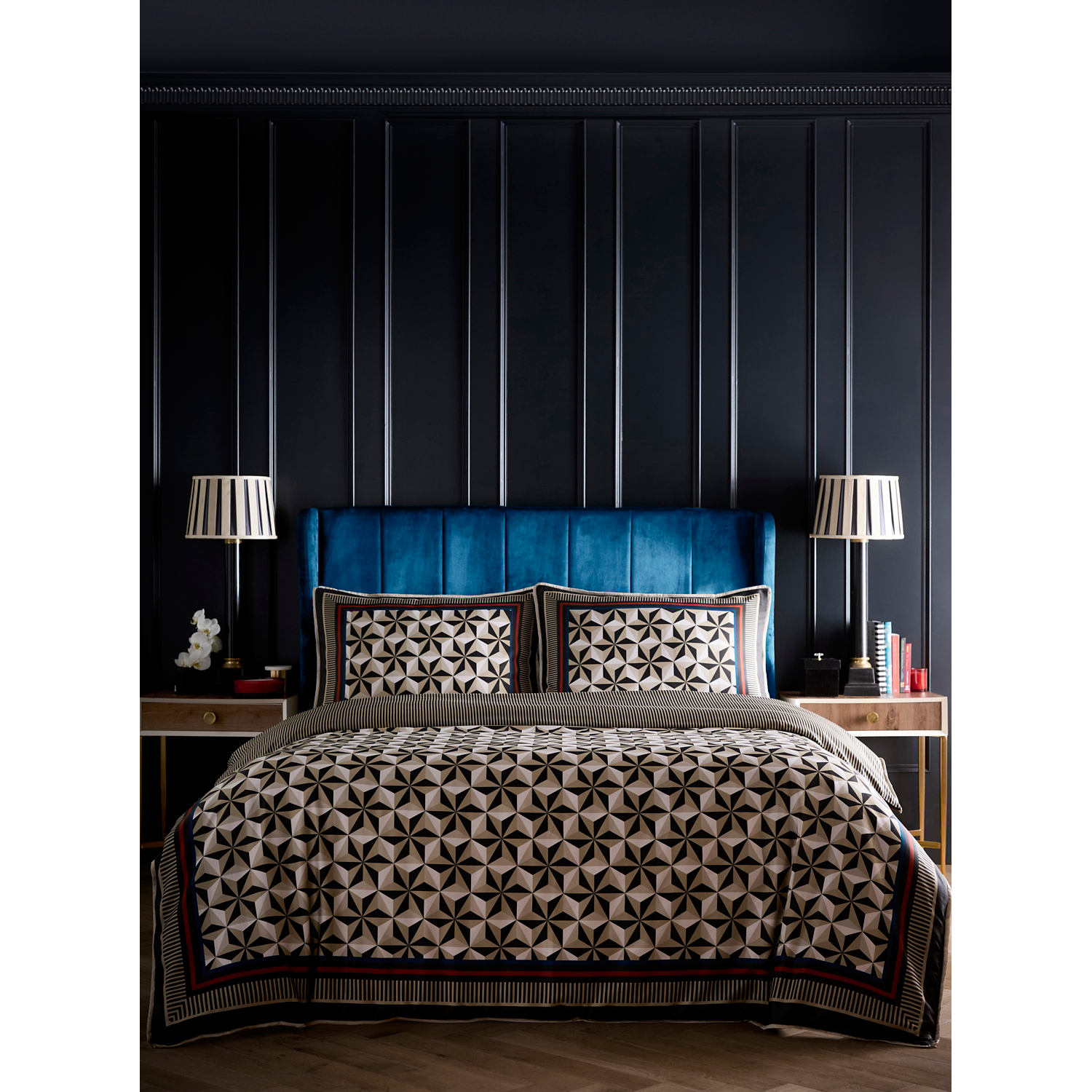 Laurence Llewelyn-Bowen Hero Duvet Cover Set Black - Image 4