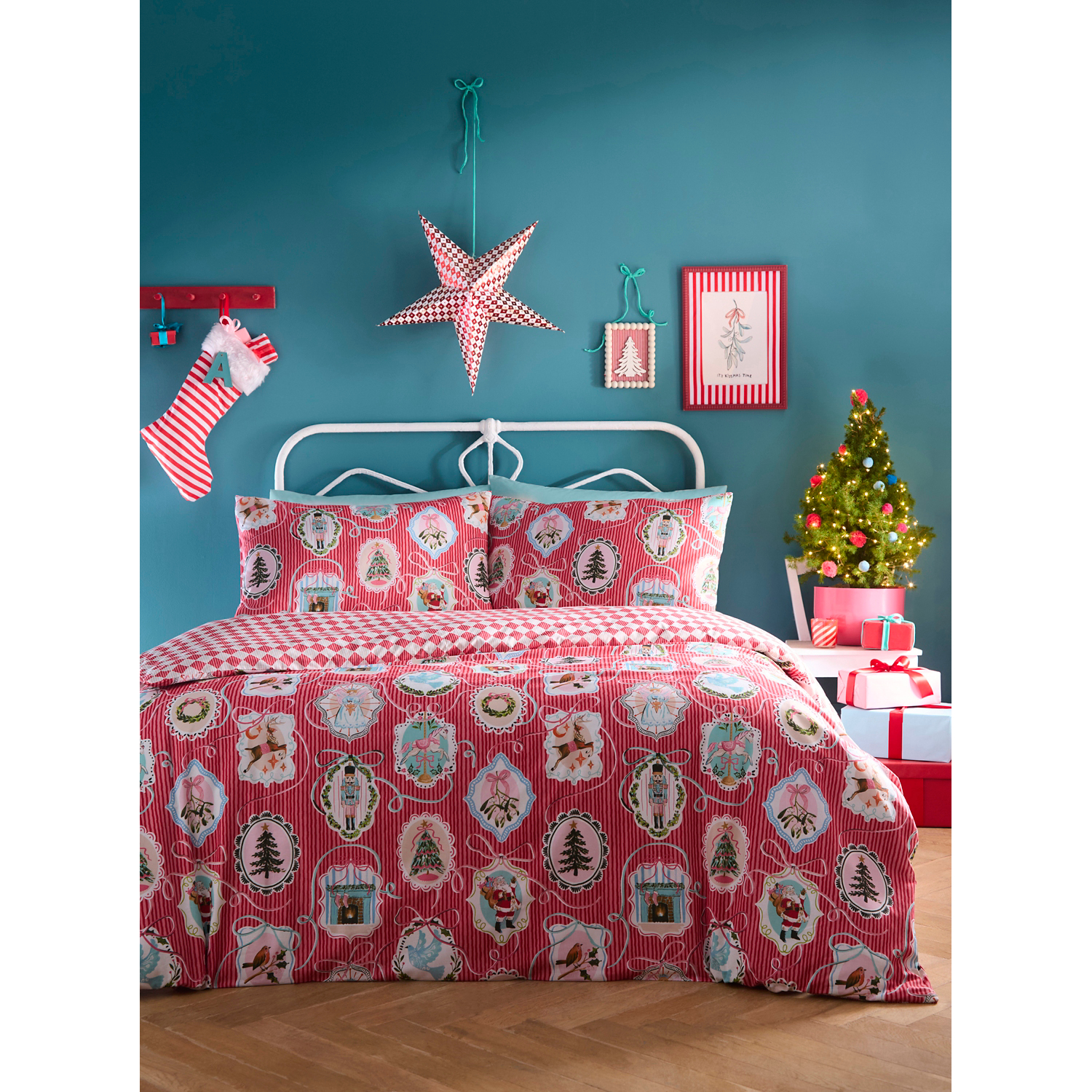 George Red Fusion Christmas Vintage Frames Duvet Set
