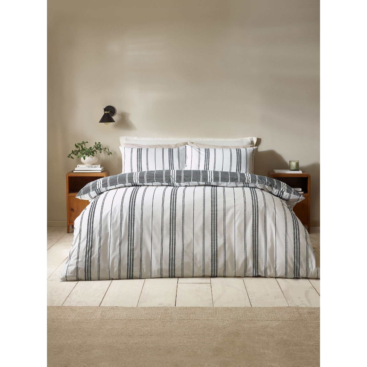 Cat Black Catherine Lansfield Harbour Stripe Duvet Cover Set