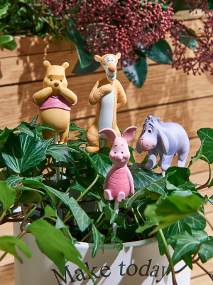 Disney Winnie the Pooh Garden Stakes Set of 4 Outdoor & Garden