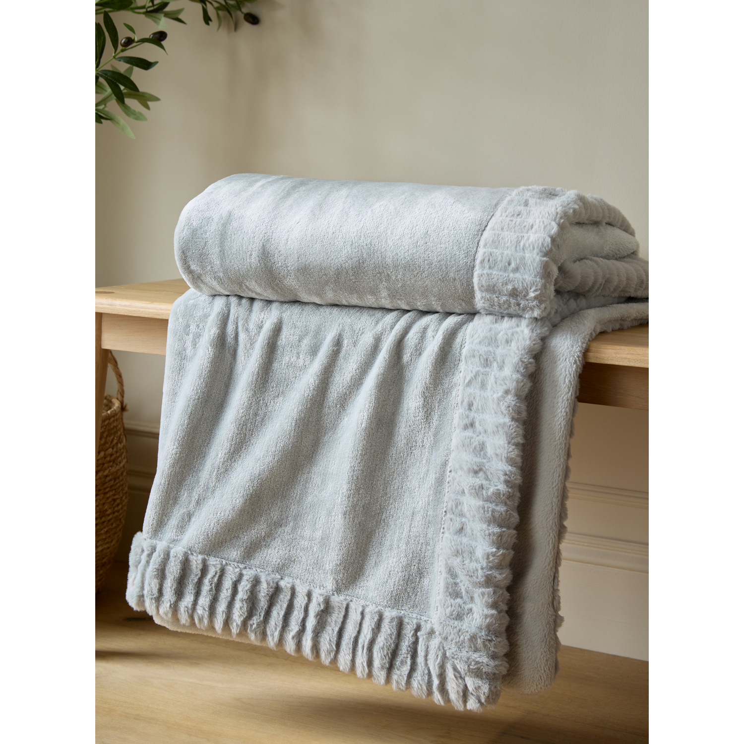 Catherine Lansfield Velvet & Faux Fur Throw Range - Image 5