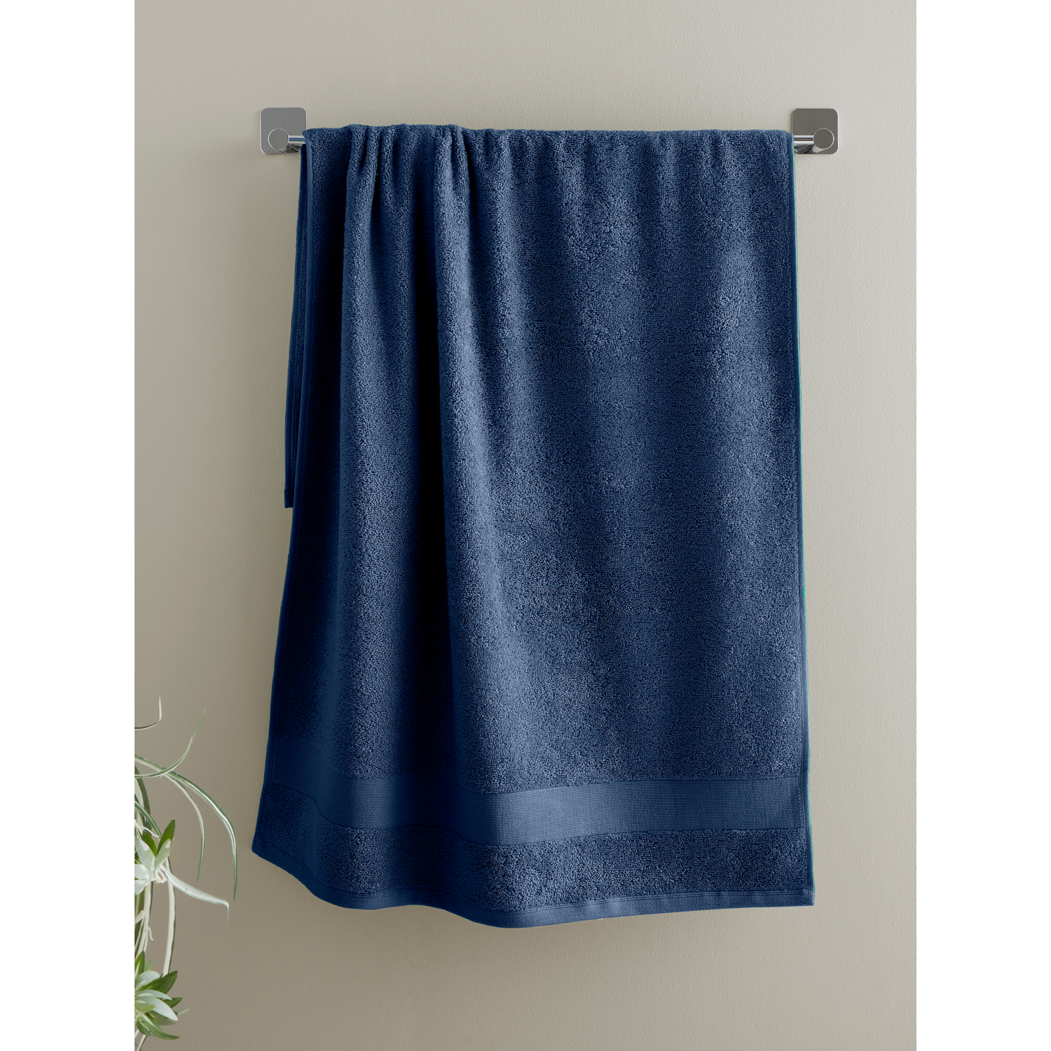 Catherine Lansfield Anti Bacterial Soft & Absorbent Cotton Bath Sheet Navy Blue - Image 8