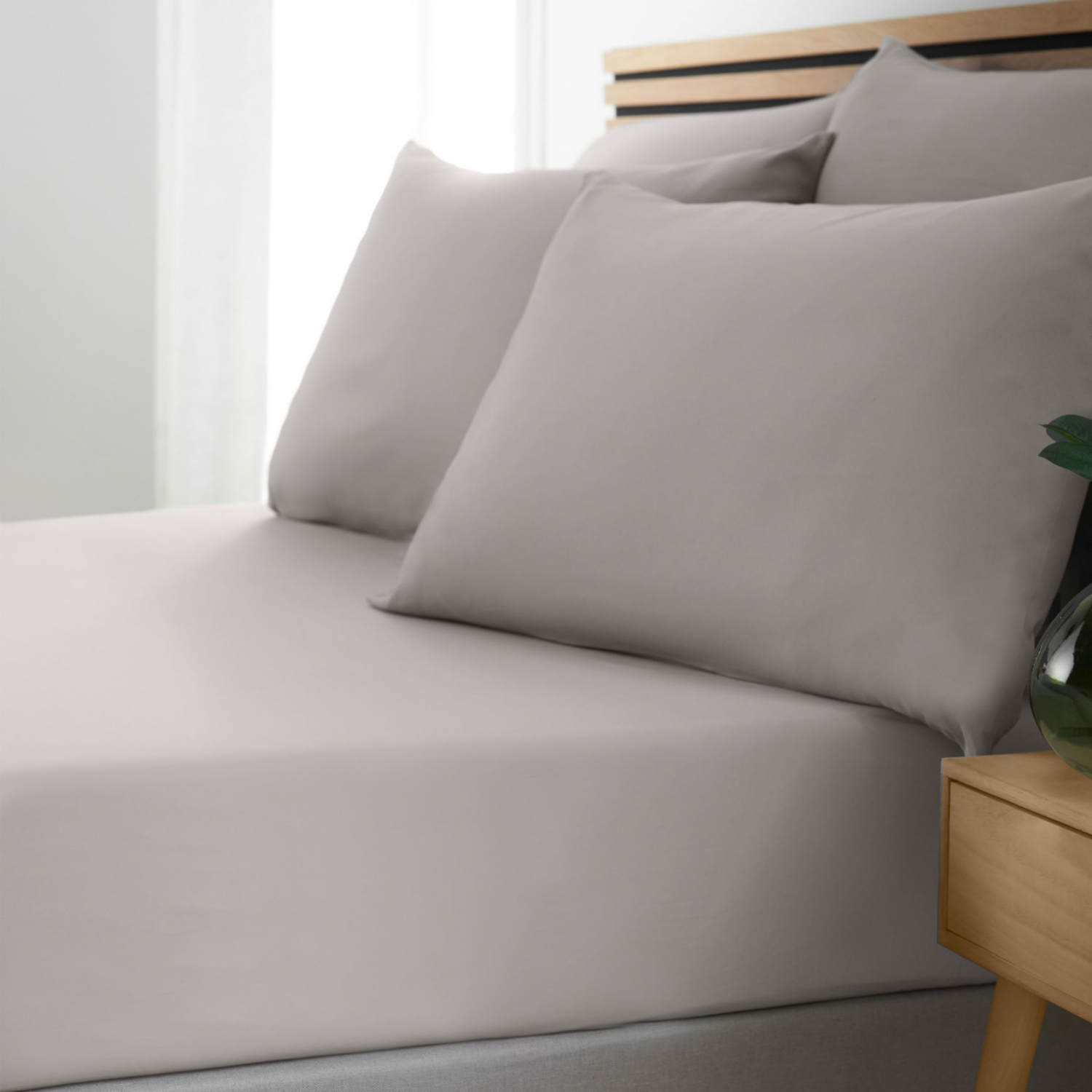 Cat Grey Catherine Lansfield So Soft Non-Iron Fitted Sheet