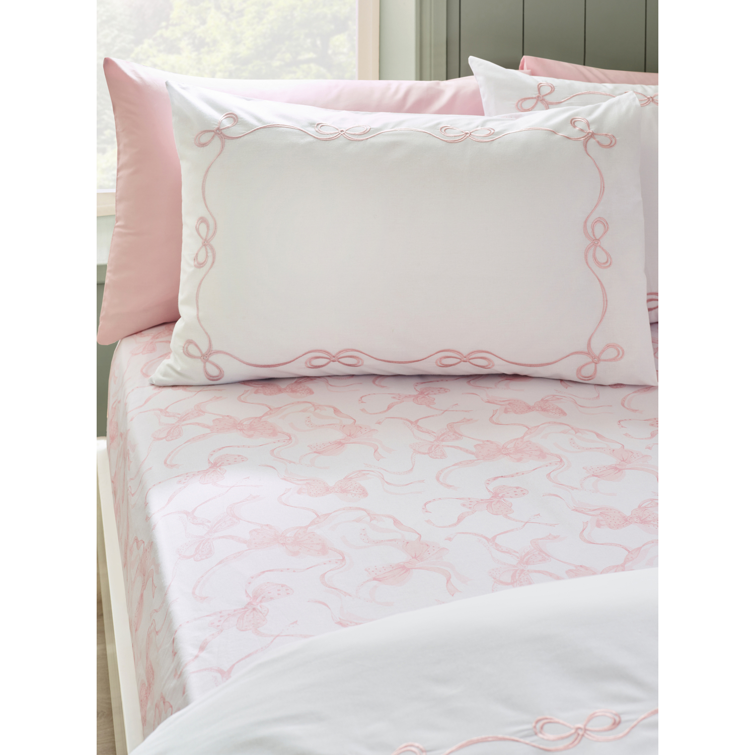 Catherine Lansfield Unisex Pink 'Bow' Fitted Sheet In | Size: Single Fitted - Image 7