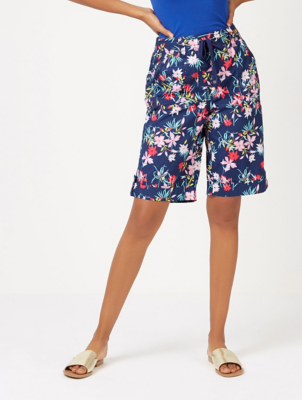 white nike sweat shorts