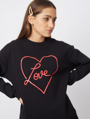 heart print sweatshirt