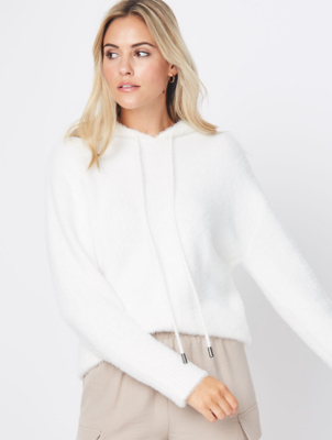 white knitted hoodie