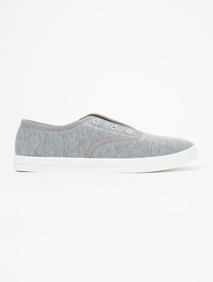 white laceless pumps