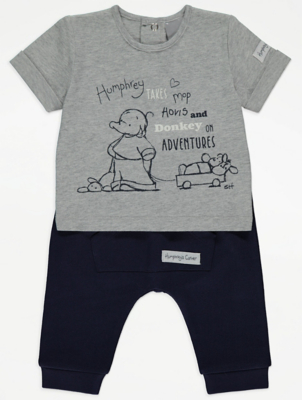 Humphrey’s Corner Slogan T-Shirt and Joggers Outfit