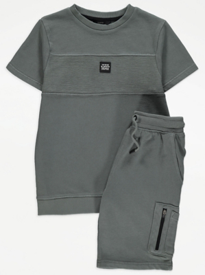 Grey Washed T-Shirt and Shorts Outfit