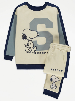 Snoopy Sweatshirt and Joggers Outfit