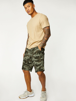 camouflage short pants