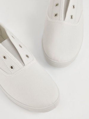 white laceless pumps