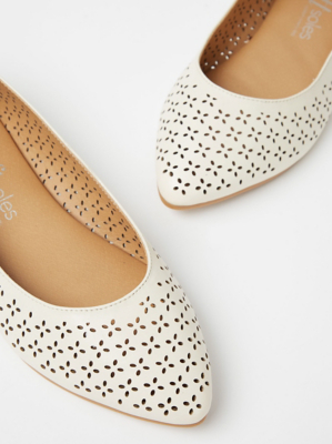 womens cream flat shoes