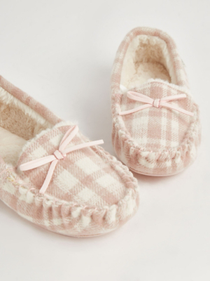 yeezy lundmark resale value