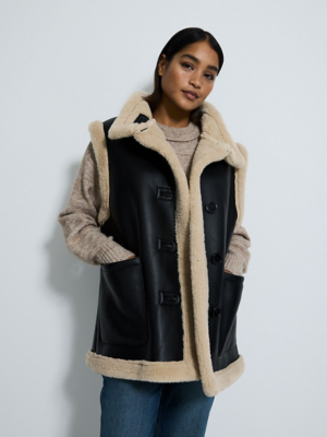 Gilet in shearling con maxi spalle main image 0