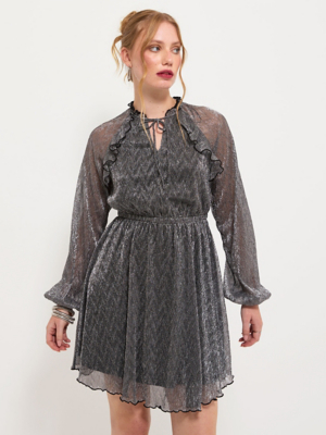 paisley ladder trim tie neck long sleeve mini dress reviews CUPSHE Women's Mini Dress V Neck Sleeveless Paisley Smocked Waist Short  Casual Summer Dress Blue Paisley, XS at Amazon Women's Clothing store