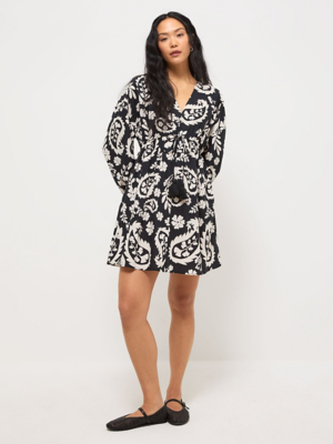 paisley ladder trim tie neck long sleeve mini dress reviews CUPSHE Women's Mini Dress V Neck Sleeveless Paisley Smocked Waist Short  Casual Summer Dress Blue Paisley, XS at Amazon Women's Clothing store