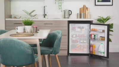 Russell Hobbs RH55UCLF4B Black Under Counter L/Fridge Electricals