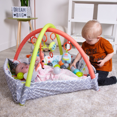 red kite safari play gym