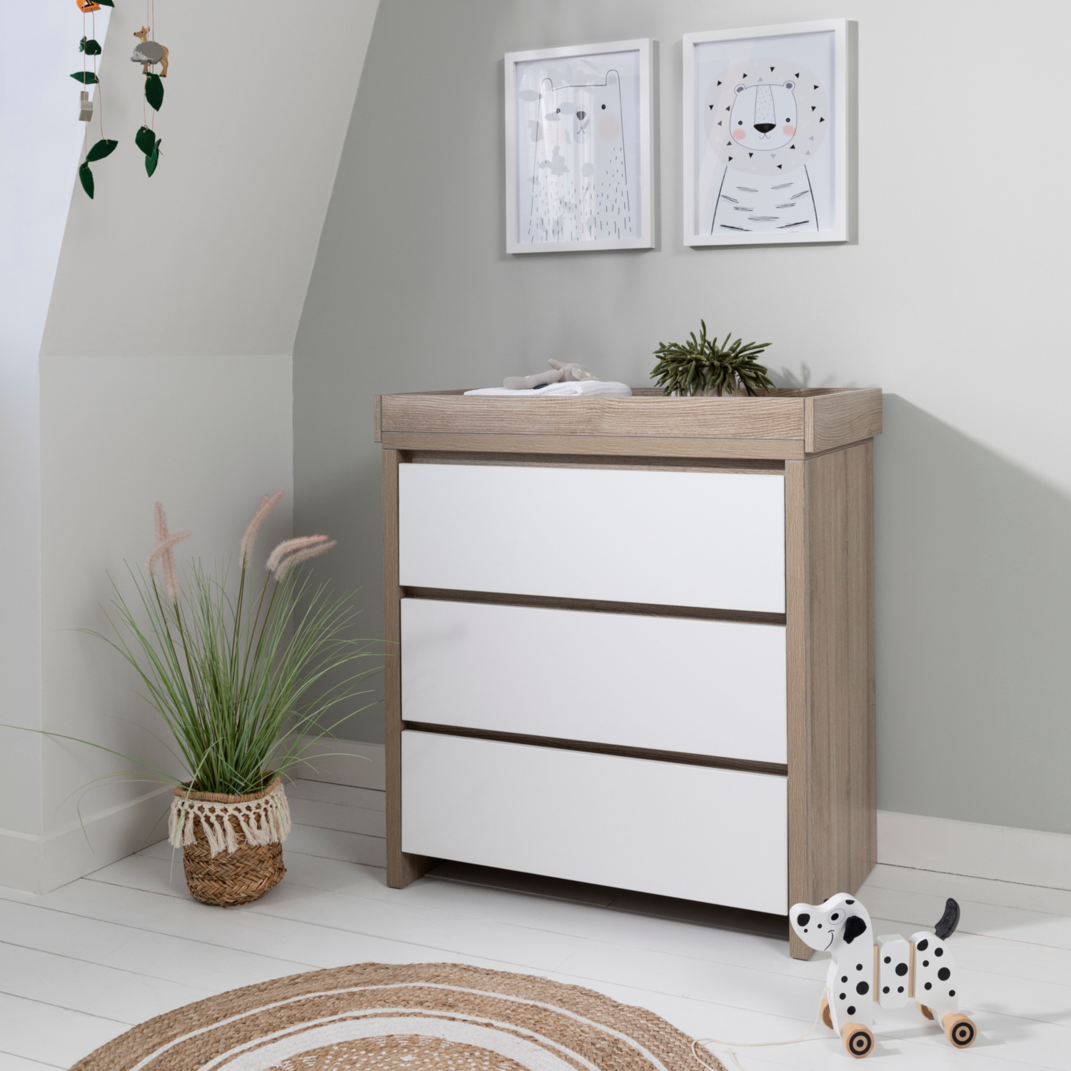 Tutti Bambini Unisex White Oak Modena Nursery Chest Changer - Image 4