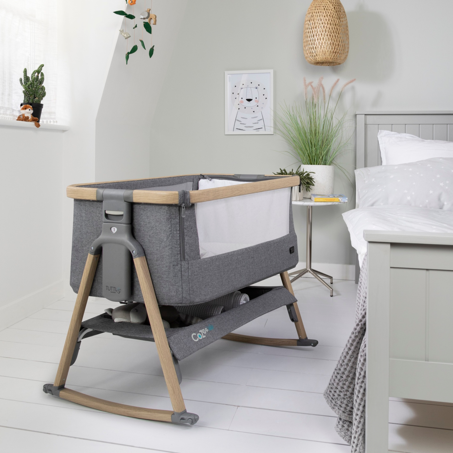 George Dark Grey Tutti Bambini Cozee Air Crib Oak & Charcoal