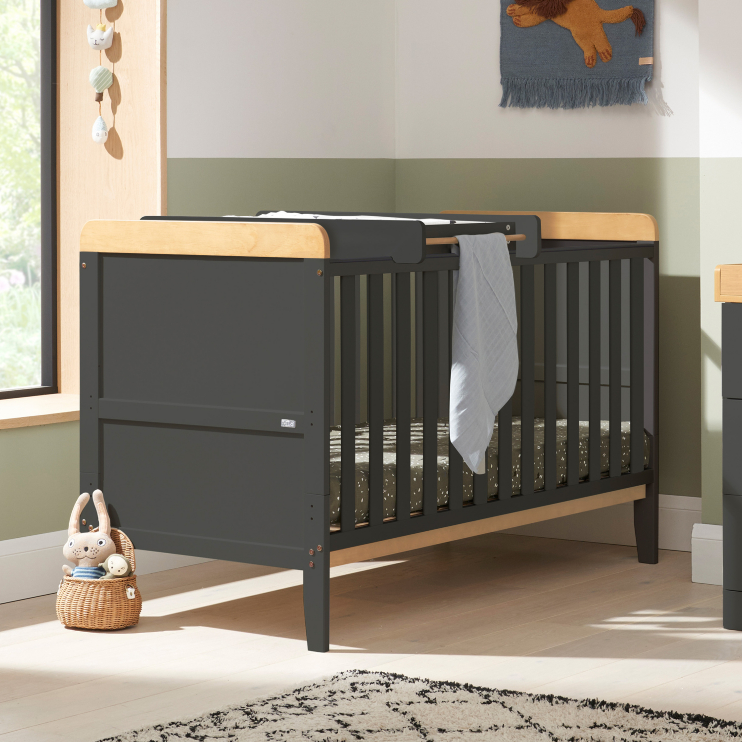 Tutti Bambini Rio Cot Bed with Mattress and Cot Top Changer - Image 4