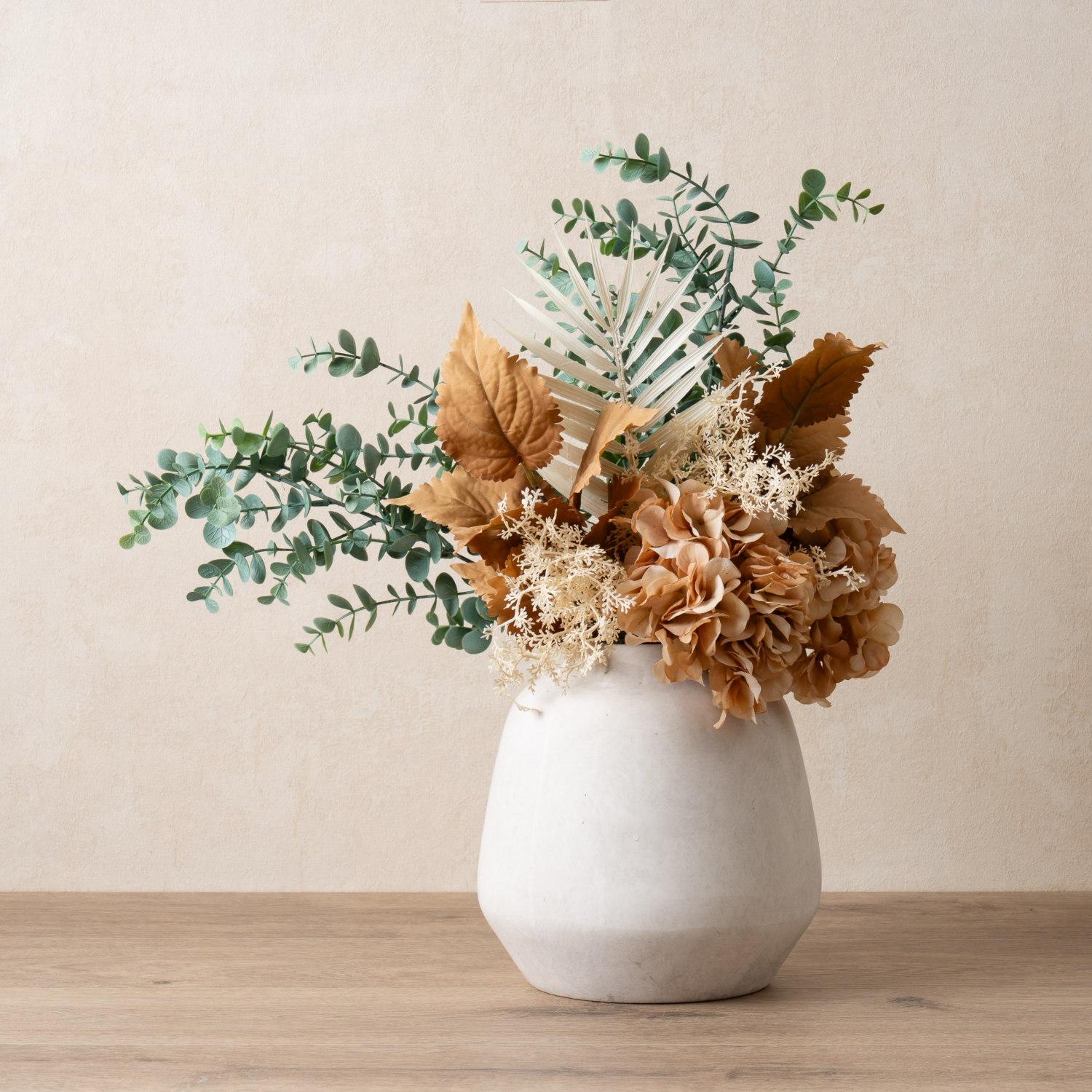 George Natural Scottish Everlastings 48Cm Dry Look Hydrangea And Eucalyptus Bouquet