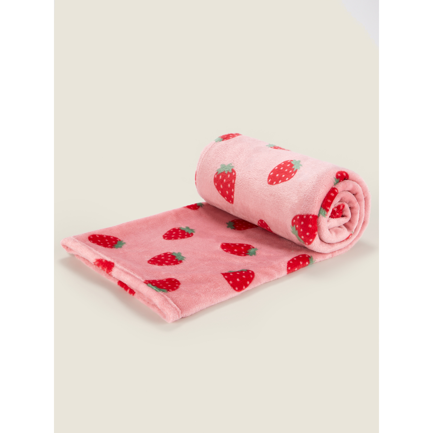 George Red Strawberry Fleece Blanket - 150Cm X 120Cm