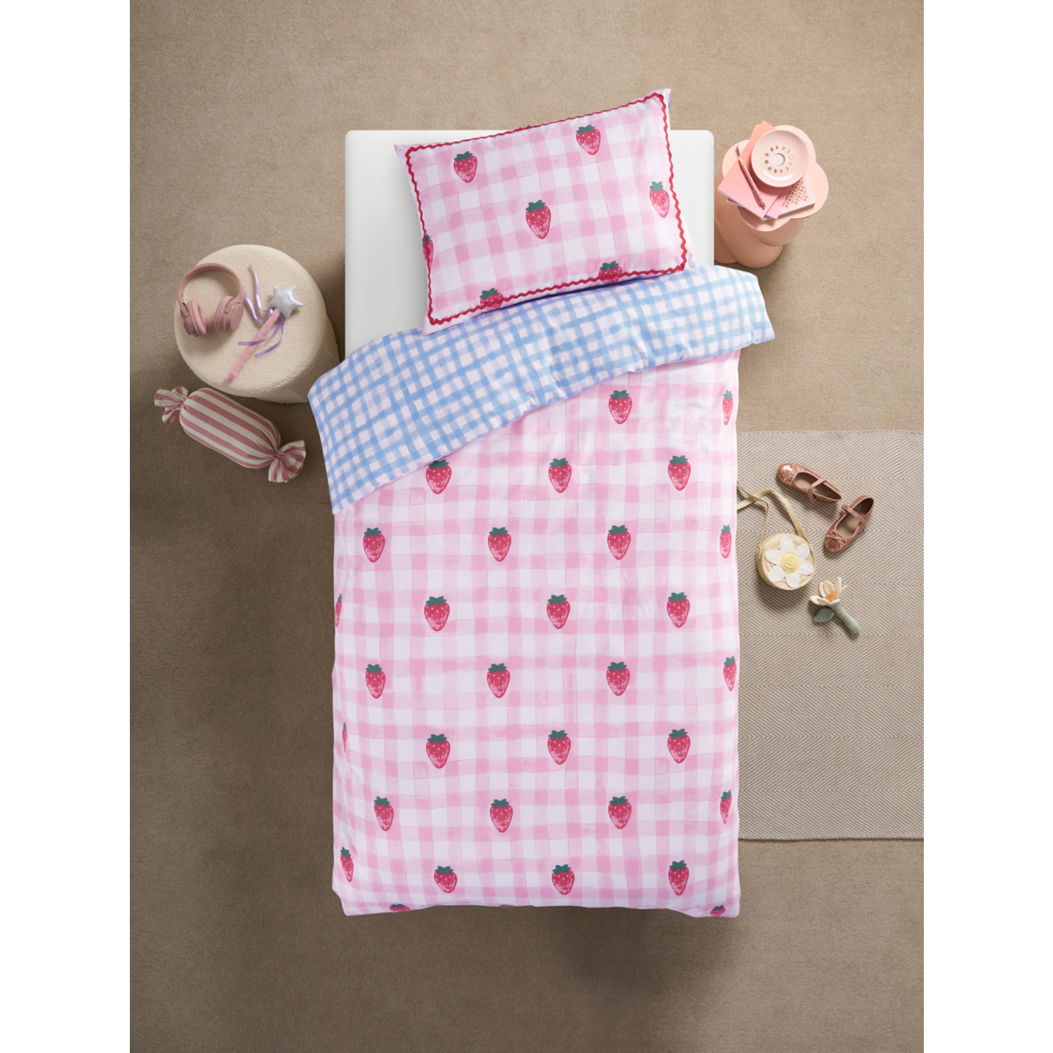 George Pink Strawberry Reversible Duvet Set