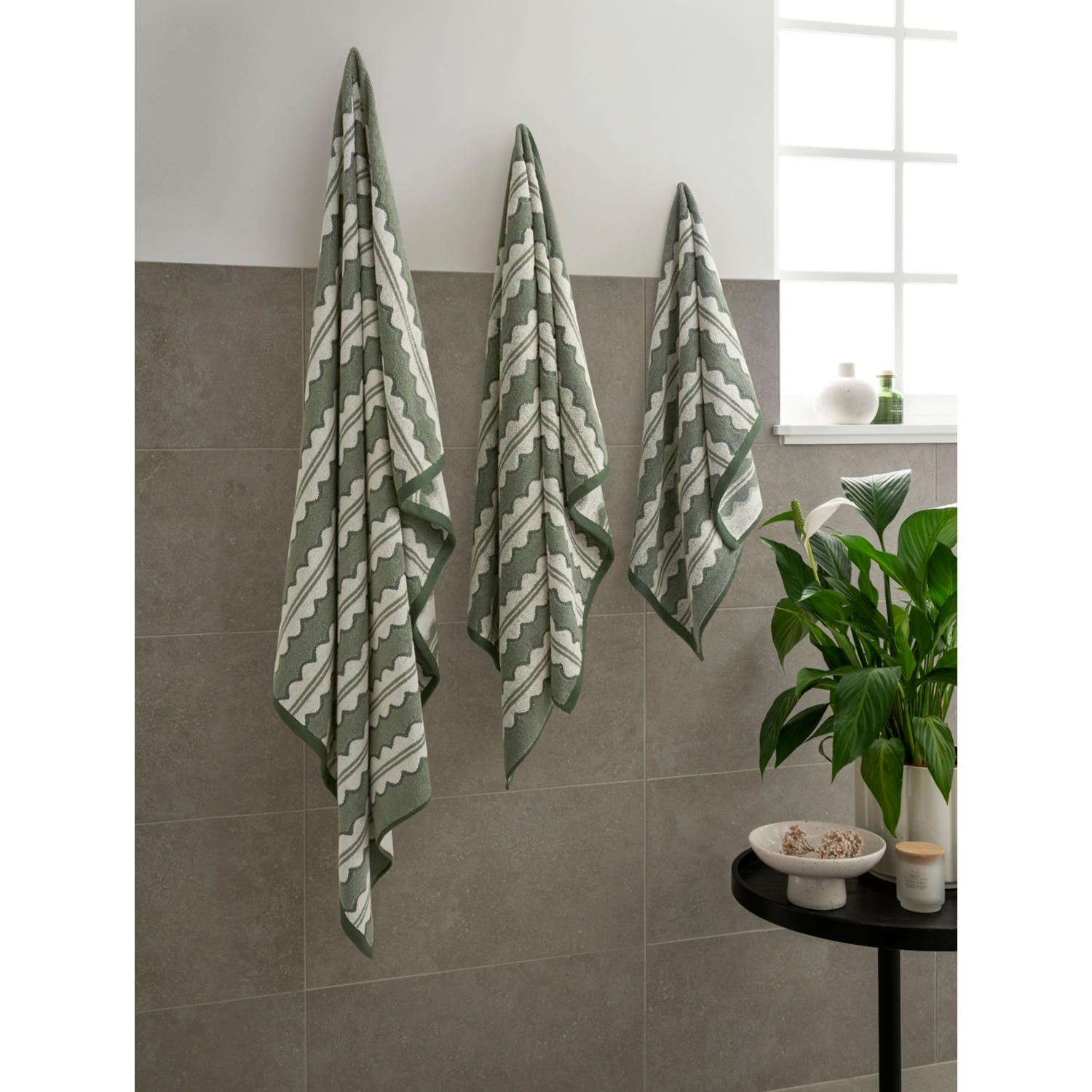 George Green Scallop Stripe Cotton Towel Range